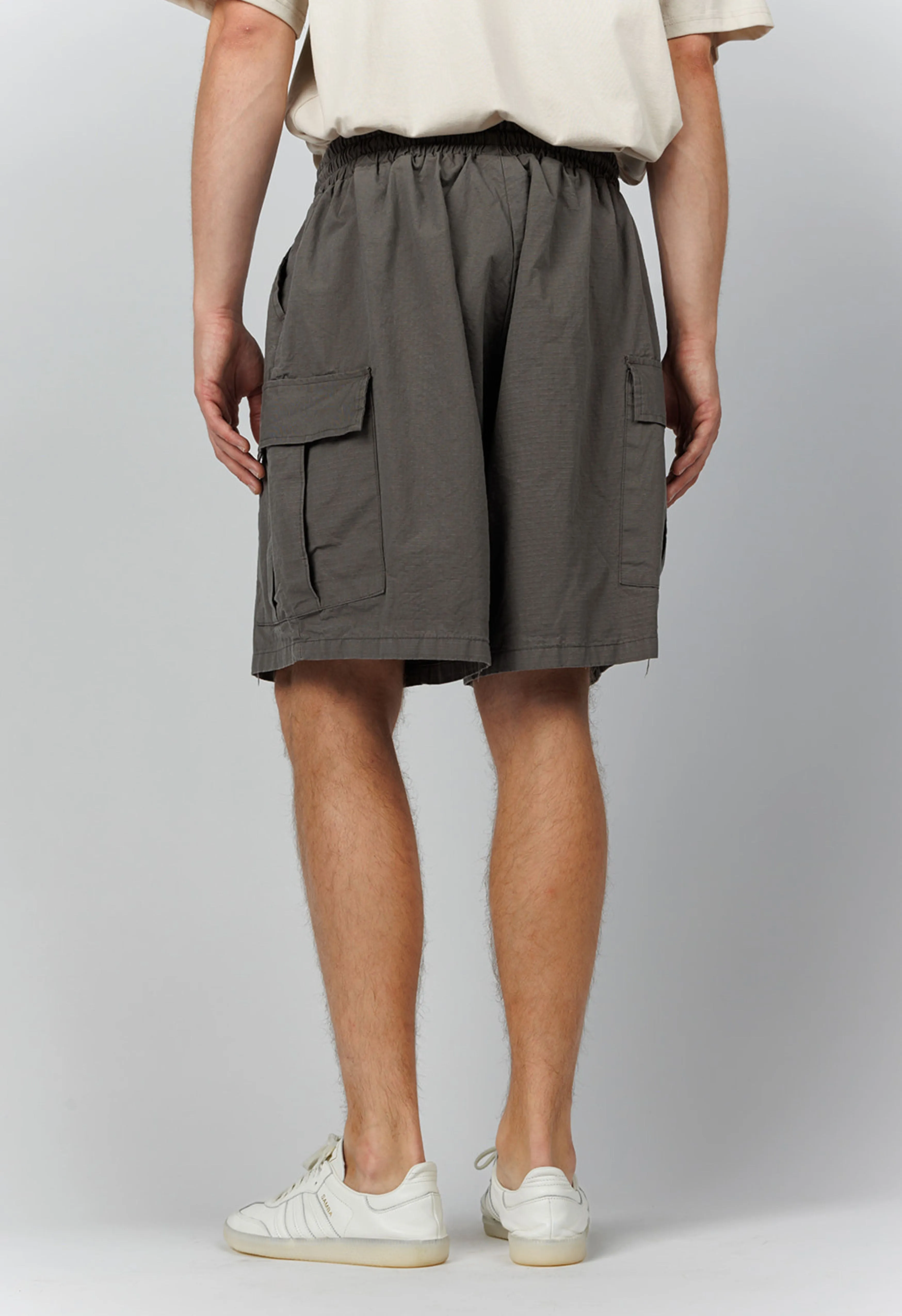 Cargo Shorts in Charcoal