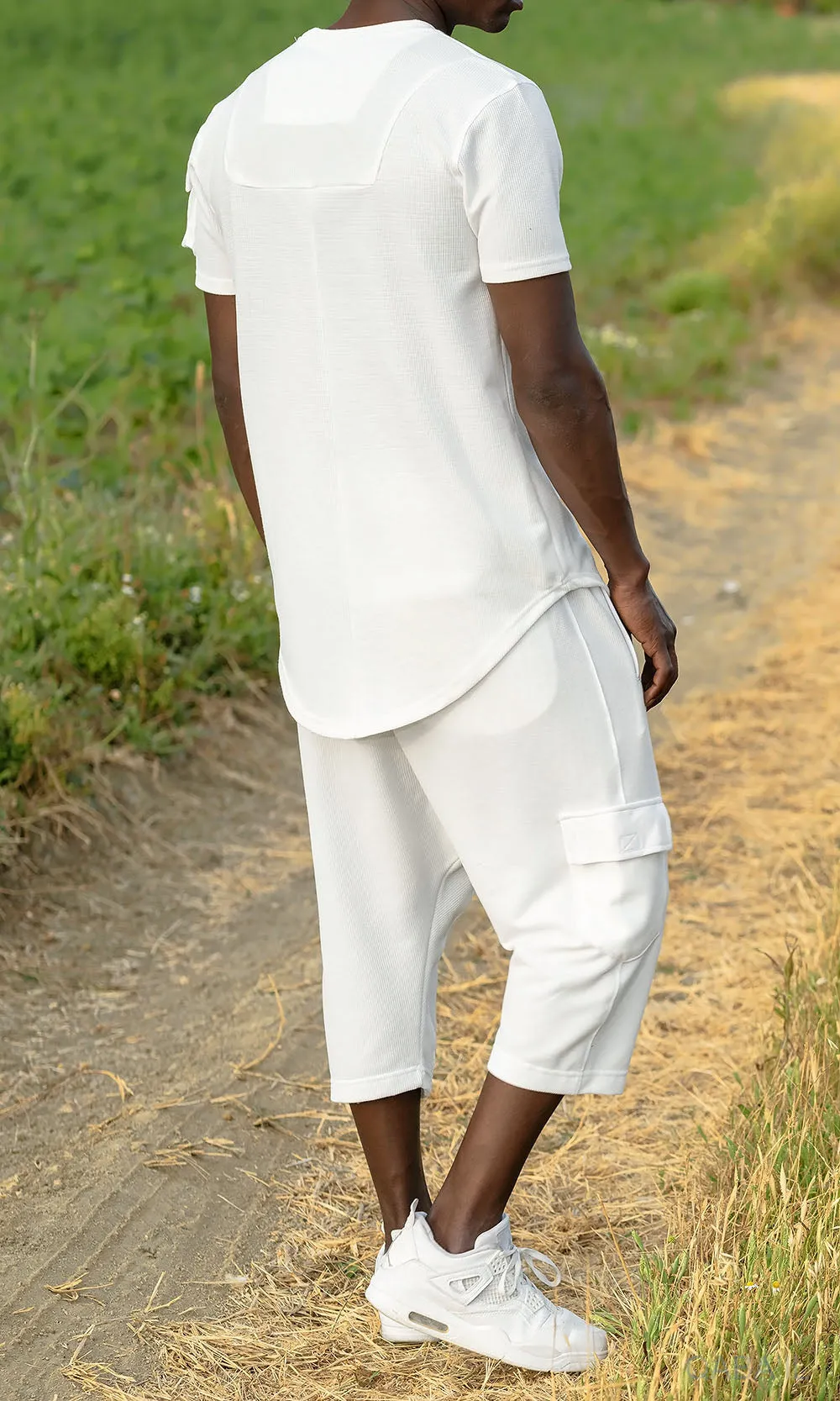 QL IGO Relaxed Cargo Shorts and T-Shirt Set in Off-White