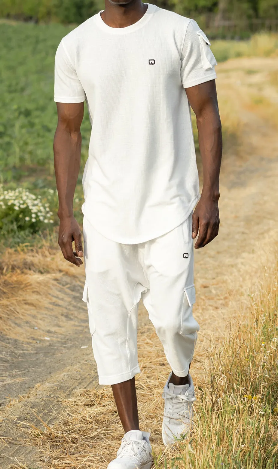 QL IGO Relaxed Cargo Shorts and T-Shirt Set in Off-White